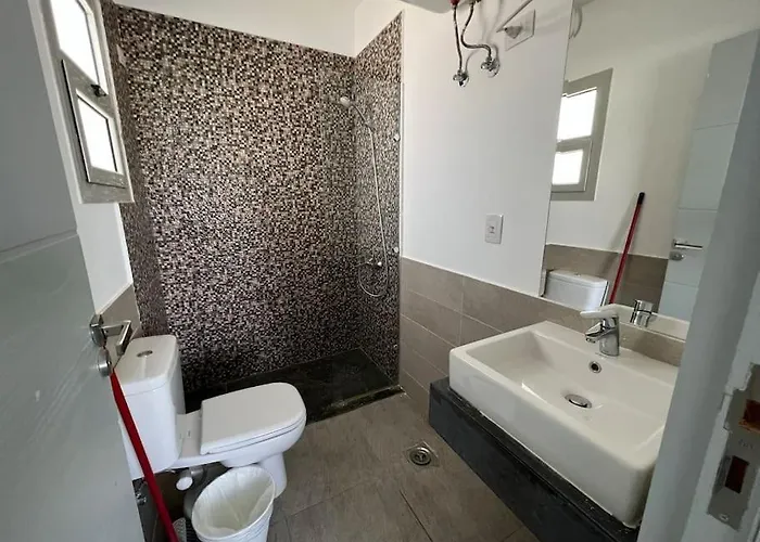 Ground Floor One Bedroom Overlooking The Pool.